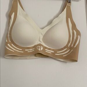 Seamless Tan and Cream Wireless Bra